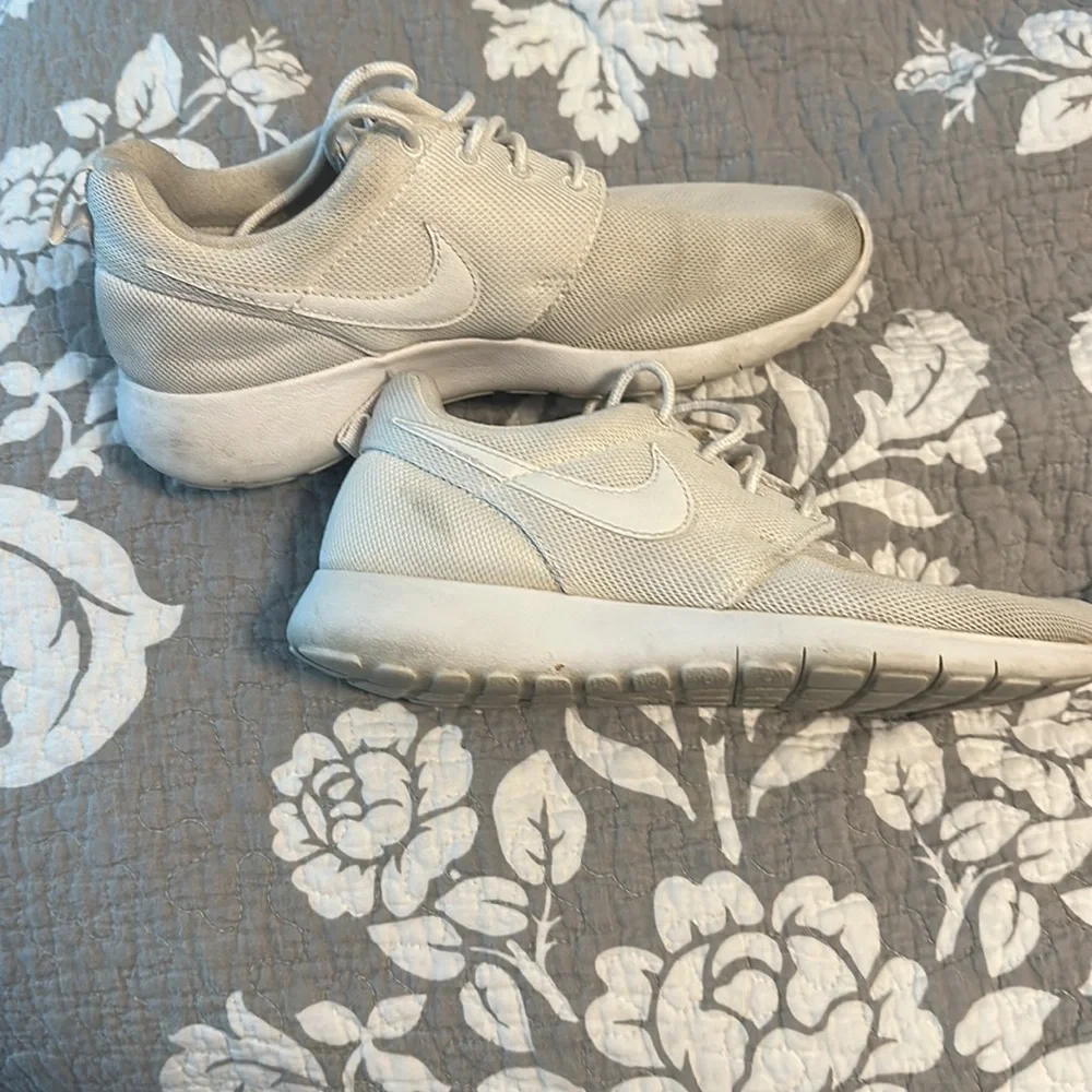 White Nike shoes size 5Y (6.5 women’s)!